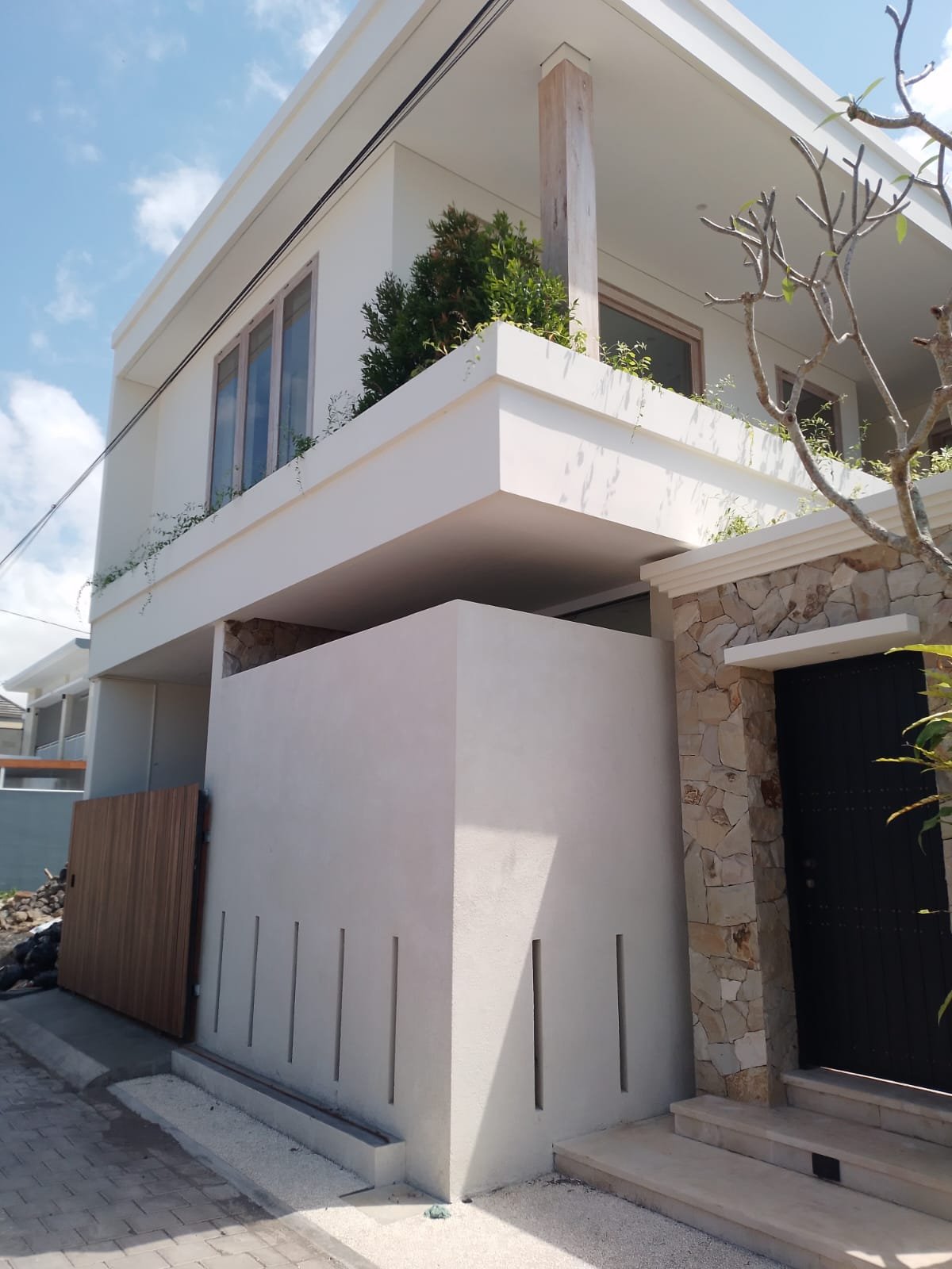 Disewakan Rumah Mewah Jl Tukad Balian Renon Denpasar Selatan Full Furnish & Siap Huni 38