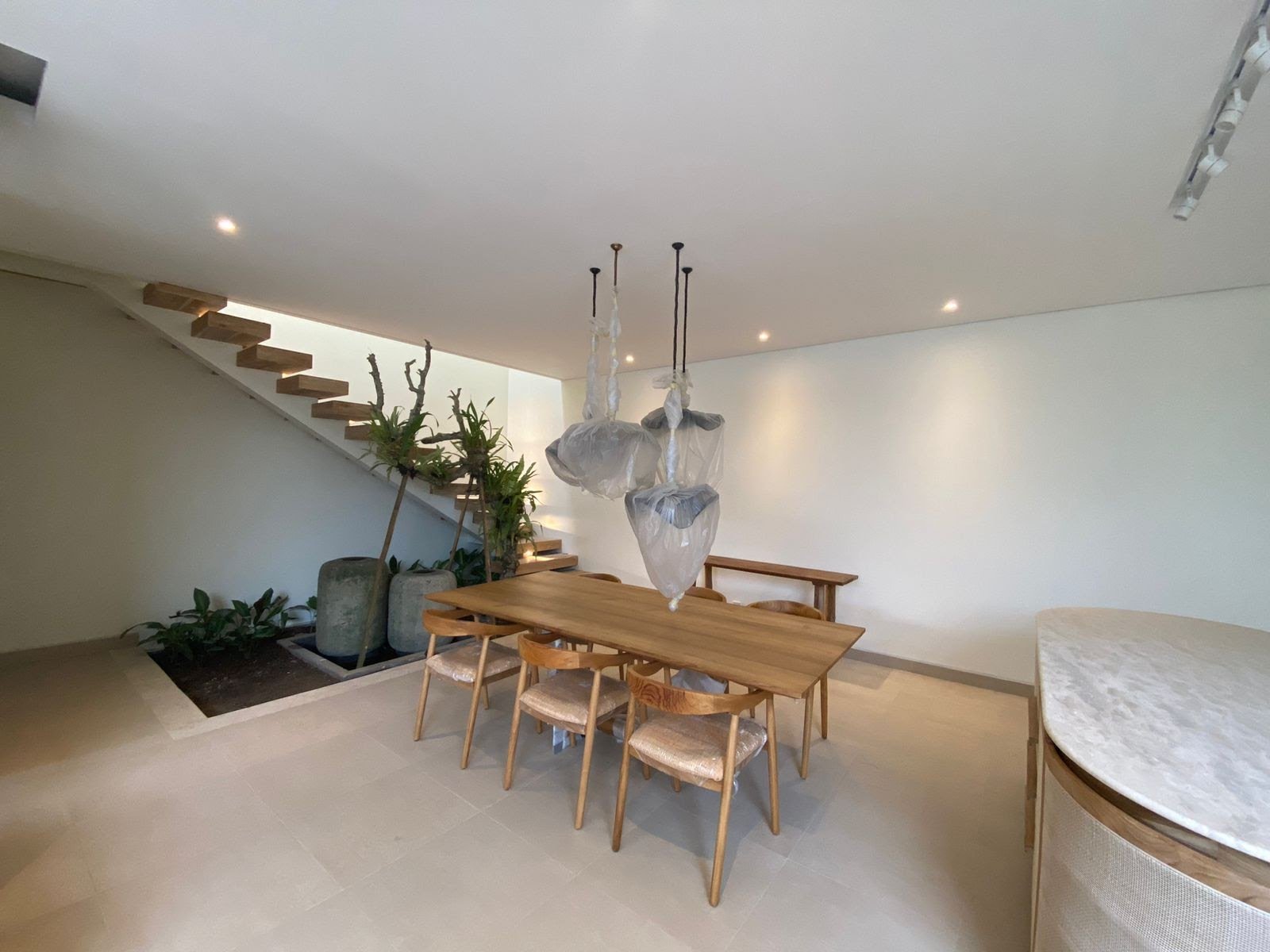 Disewakan Rumah Mewah Jl Tukad Balian Renon Denpasar Selatan Full Furnish & Siap Huni 38