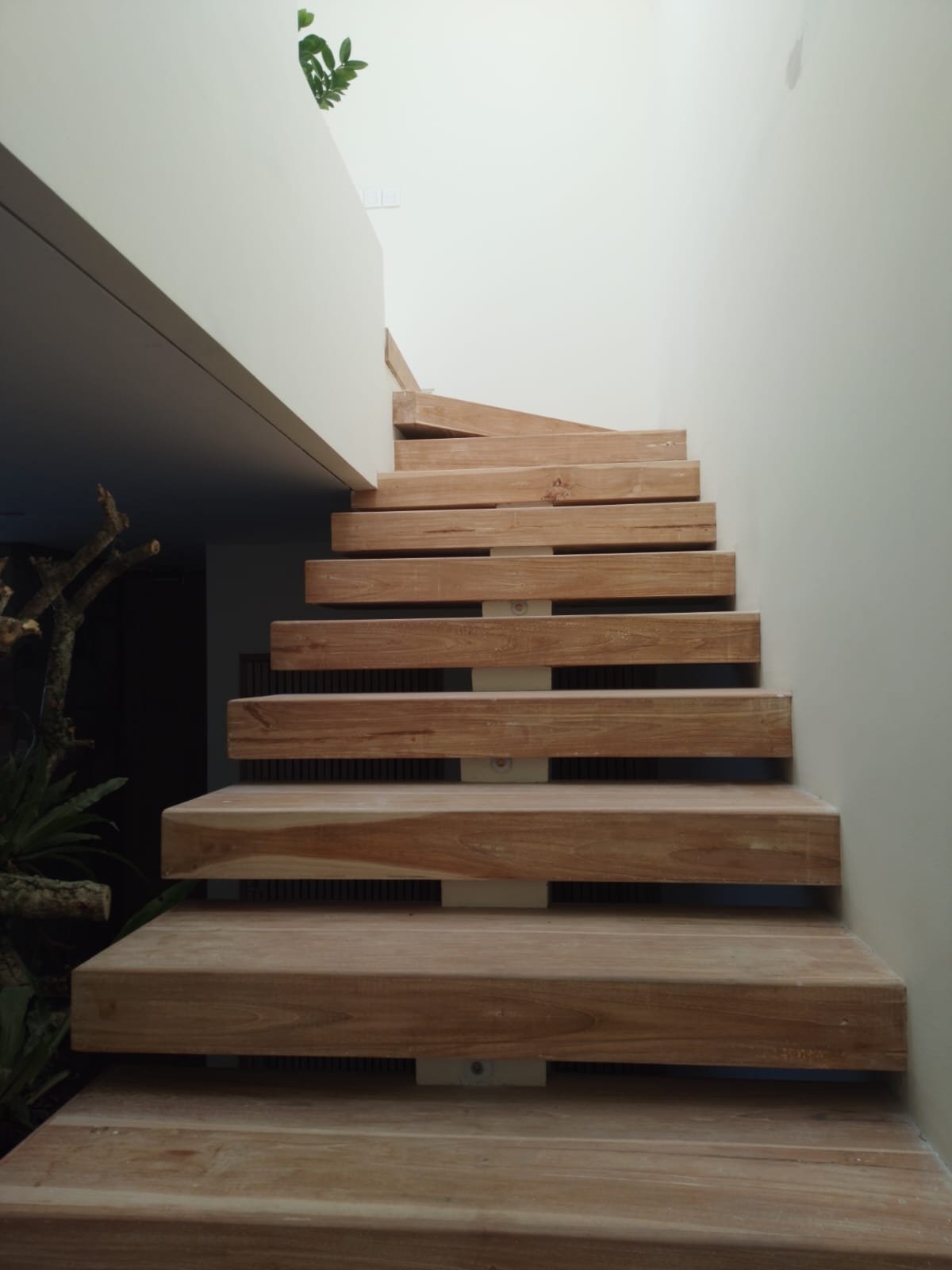 Disewakan Rumah Mewah Jl Tukad Balian Renon Denpasar Selatan Full Furnish & Siap Huni 38