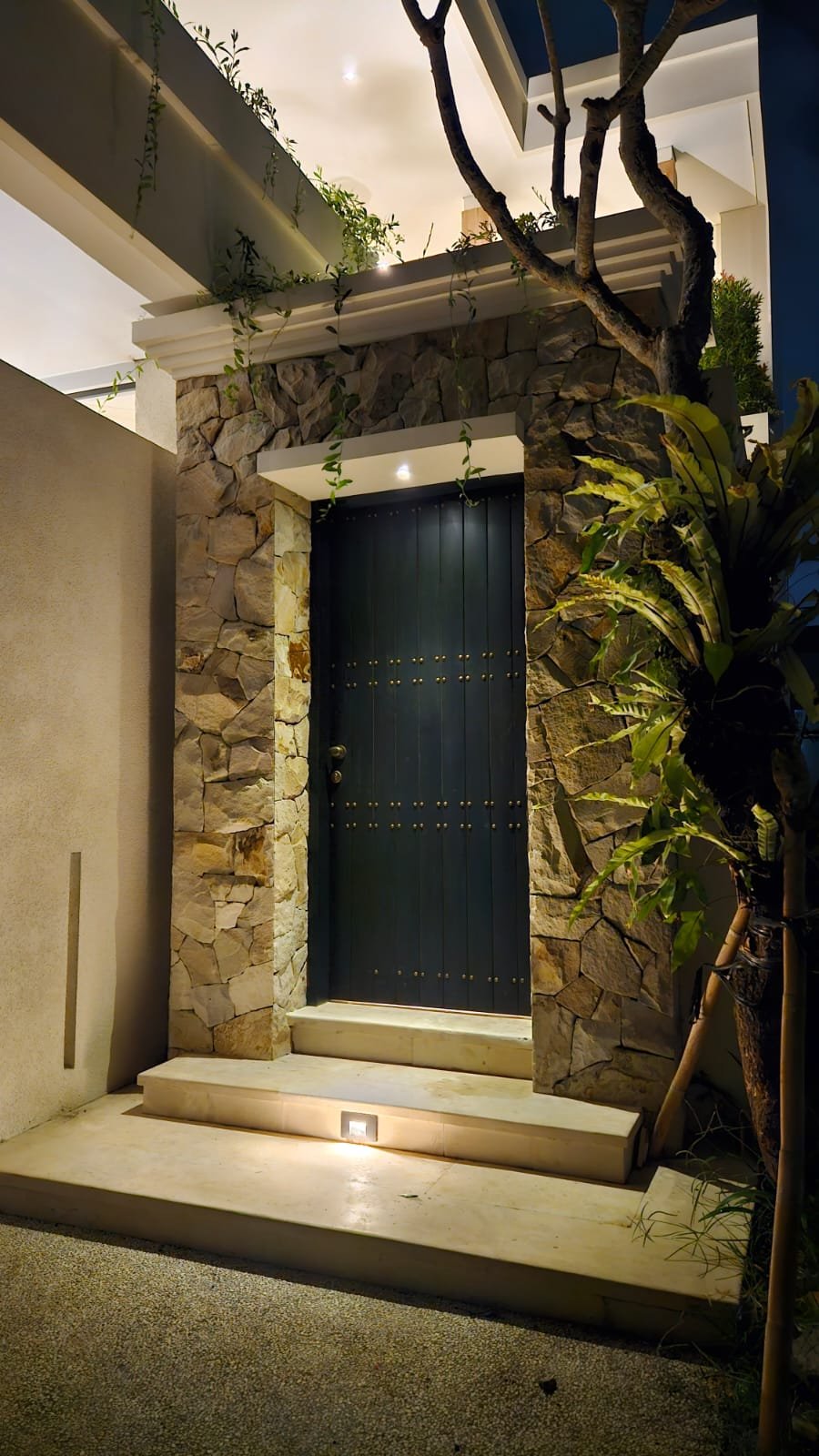 Disewakan Rumah Mewah Jl Tukad Balian Renon Denpasar Selatan Full Furnish & Siap Huni 38