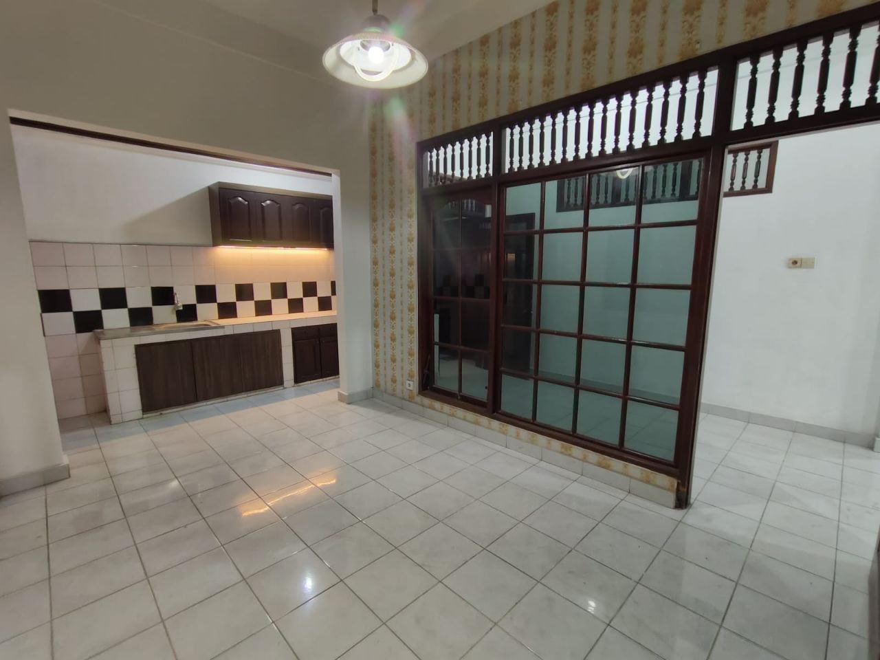 Disewakan rumah luas dan Nyaman di pusat Kota Jalan Sekar Tunjung Kesiman Kertalangu Denpasar Timur 2