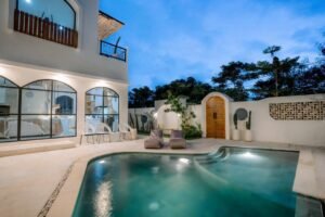 Jual 2 Unit Villa Mewah di Ungasan Badung Kuta Bali 3KT, Private Pool & Rooftop