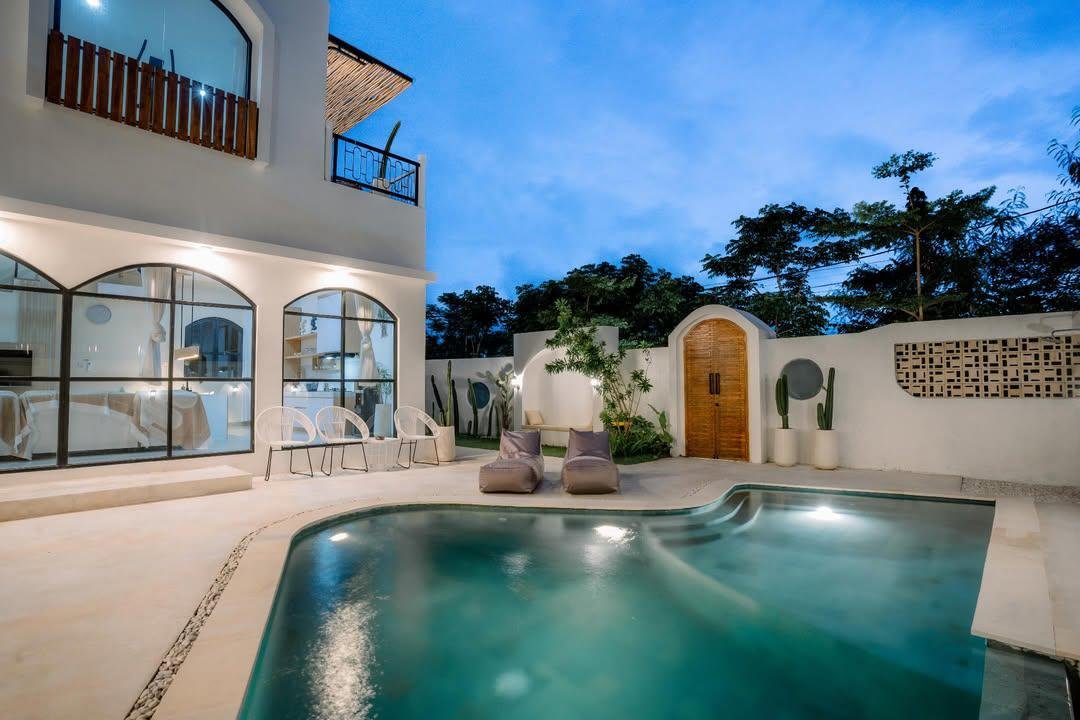 Jual 2 Unit Villa Mewah di Ungasan Badung Kuta Bali 3KT, Private Pool & Rooftop