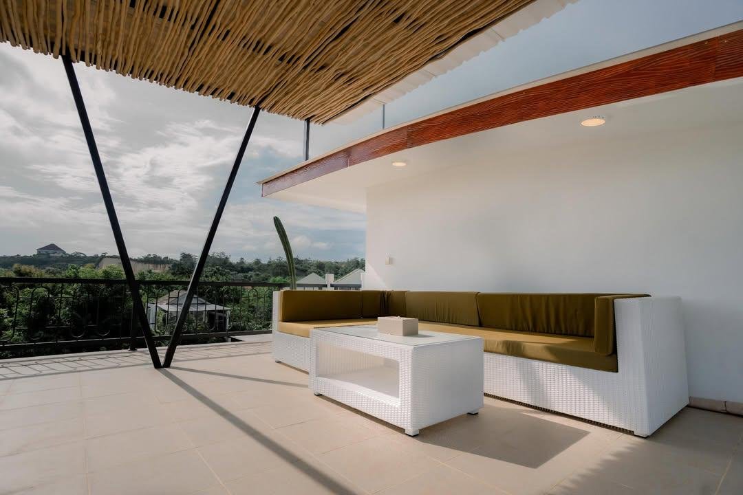 Jual 2 Unit Villa Mewah di Ungasan Badung Kuta Bali 3KT, Private Pool & Rooftop