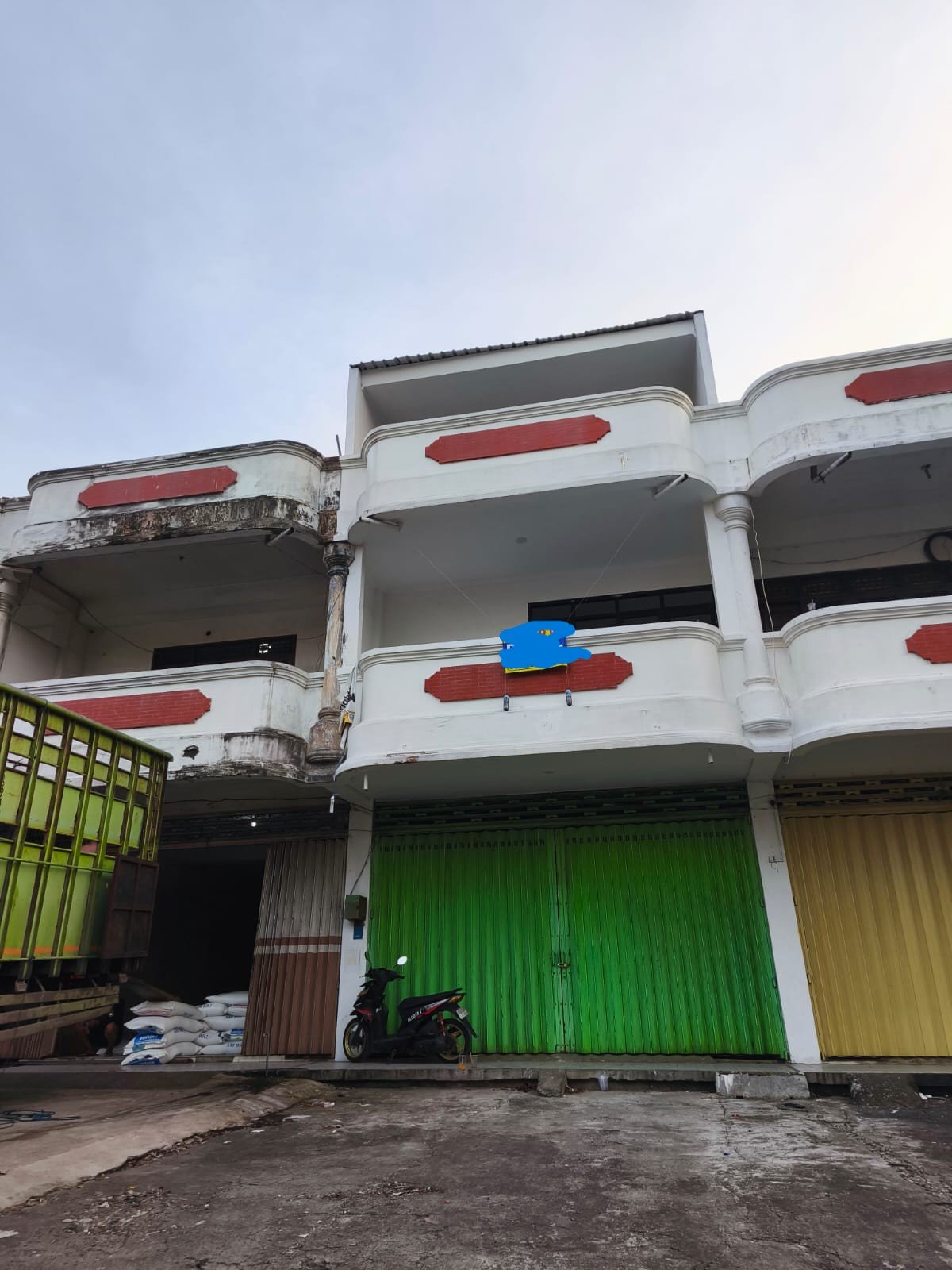 Jual Ruko Tempat Usaha Strategis 3 Lantai + Basement di Jl. Dr. Ir. Soekarno Dauh Peken Tabanan 1